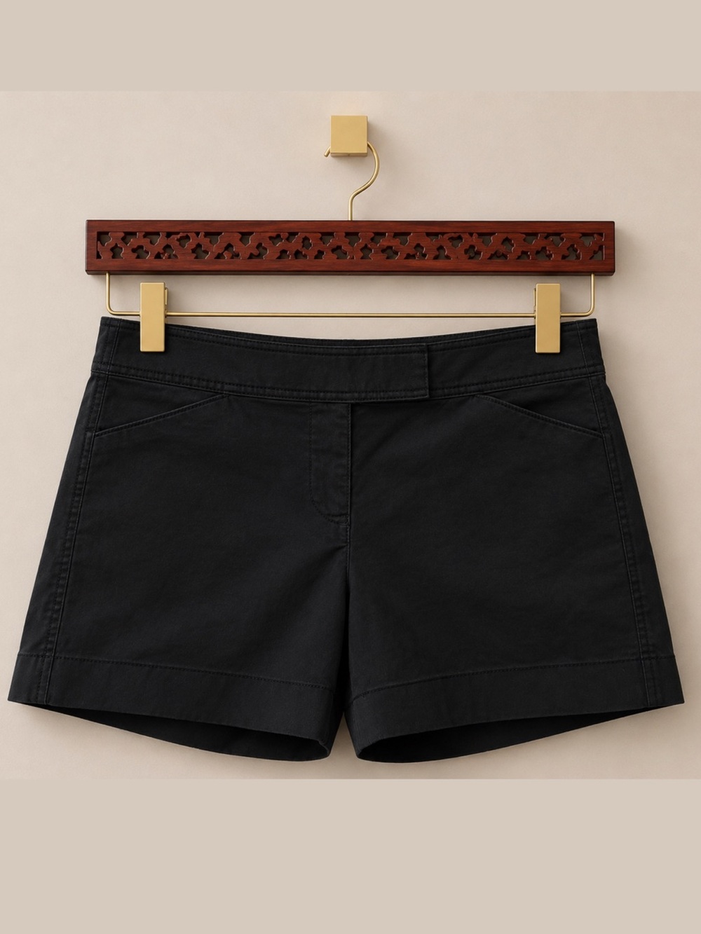 Ann Taylor Signature Women’s Black Tailored Shorts Size 2